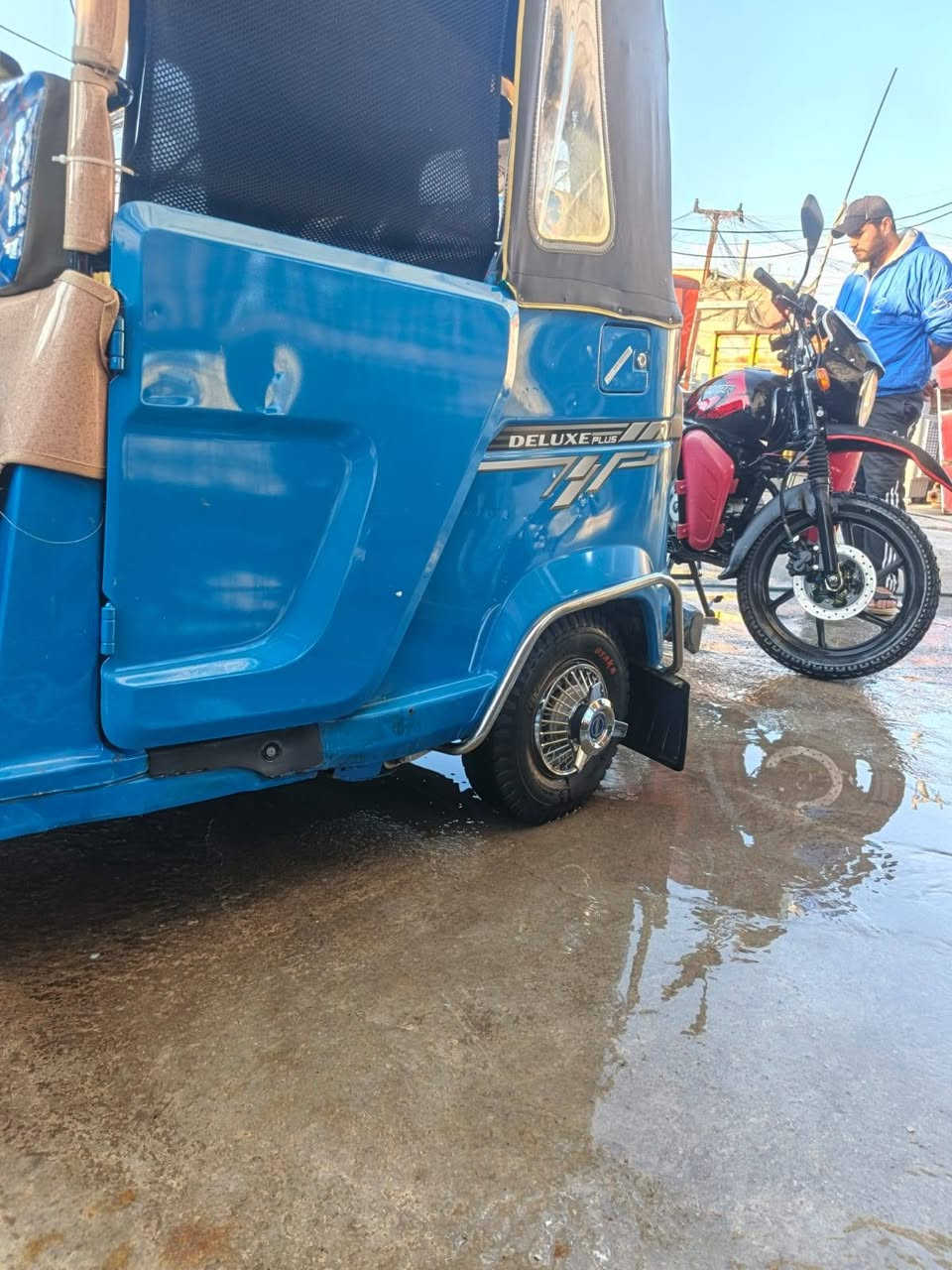 ماعسلام عليكم تكتك موديل 22 نزله بل 23 تكتك بصمه مو سلف رقم وسنويه وهزه جديده كفاله عامه ماعده طخه الي وره يم دعاميه متبين اذا متجي وشوفه بعينك غيره مابيه مكينهخوكير واكسل بل جيس تراي زيرو دوشمه ومسجل بيه وكبات وريل عنوان بغداد البياع رقم هاتف *********** سعر 8 وبيه مجال
