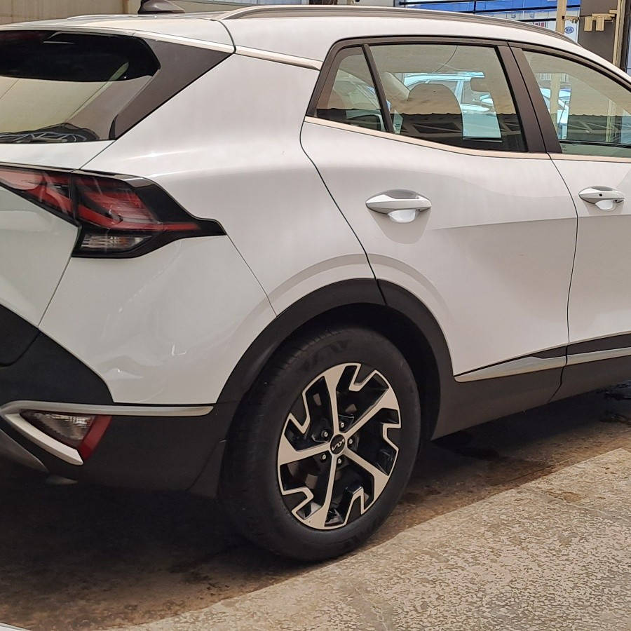 KIA Sportage 2️⃣0️⃣2️⃣3️⃣ كيا سبورتج 
ضمان نم 
أرقام اربيل 
عداد 35000

بصمة،  تشغيل عن بعد 
تبريد شاشة 
قطعتين تبريد 
حساسات 
مرآة أوتو دم
رادار نقطه عمياء 
مري شفط وباقي المواصفات 

للإستفسار الاتصال على الرقم 
***********

اشتري بثقه 💯 
عراقنا المتحدة لتجارة السيارات 
معارض البياع شارع المدخل
