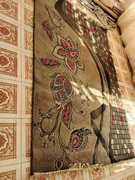 قطعيتن نفس اللون مستعمل نضيف كلش اثنين طول 3 متر وعرض 2 مترين سعرهن 100 وبيهن مجال
***********
