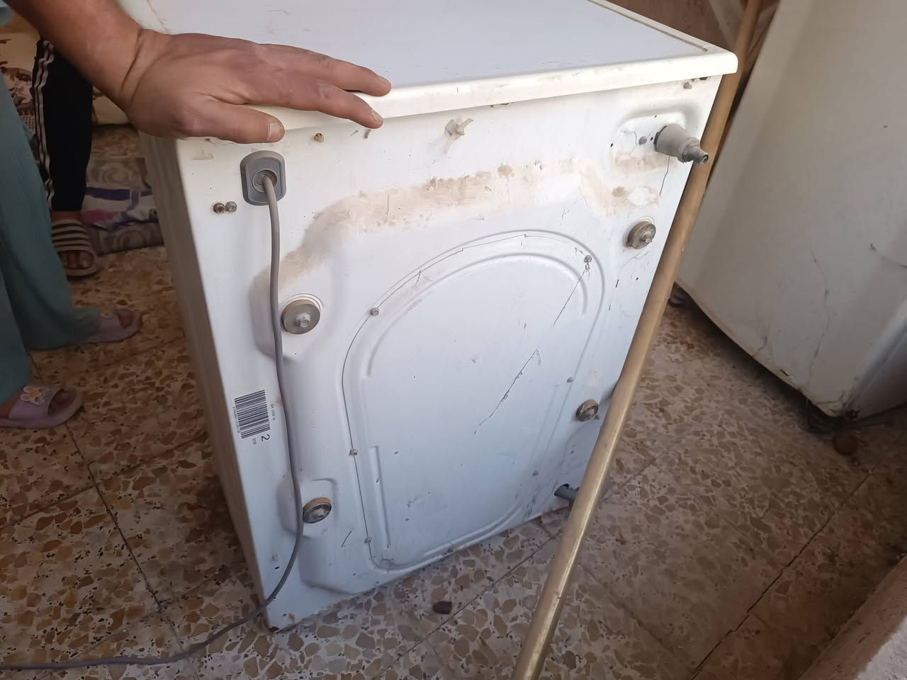 سلام عليكم  غساله كراند بلاس جديده اشتريناها قبل مده ومانعرف نشغلها للبيع مكان مشخاب ***********  اذا تعرفلها تجي تشغلها وتاخذه
