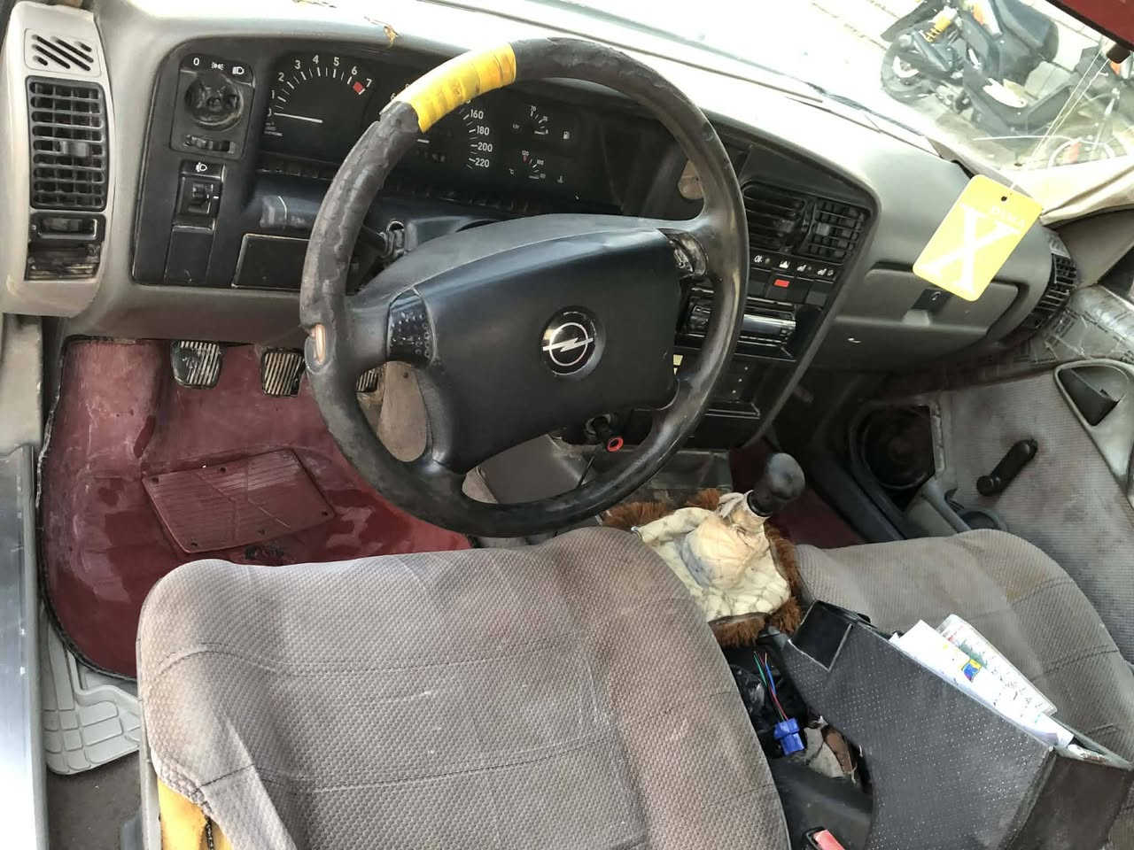 متاح اوبل اوميكا موديل ٩٢ تحويل مباشر تخم تاير 
السعر ٢٣ وبيها مجال الاستفسار ع رقم ***********
