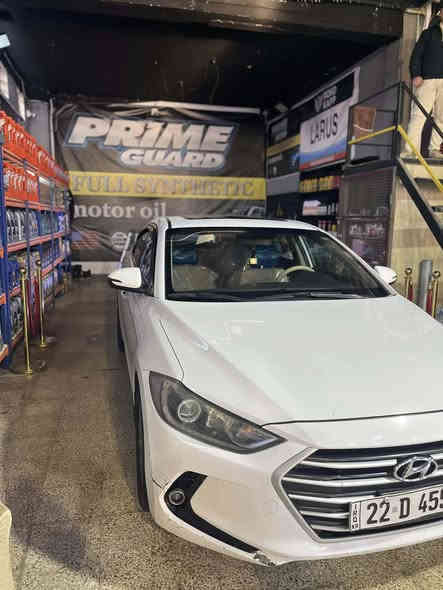 النترا 2017  وارد خليجي ، محرك 2000، السياره بدون 
صبغ ولا تبديل  (مكينة – كير – تبريد).
باستثناء  بارد على الباب الخلف السايق
 حجم شبر بدون صبغ.
السعر 149

المواصفات:
 • فول مواصفات خليجي
 • فتحة سقف
 • حساسات
 • مرايا شفط
 • وضعيات قيادة: إيكو – سبورت
 • مانع انزلاق (Traction Control)
 • كوبون بنزين
 • ماشيّة 171,000 كم
 • رقم أربيل
 • الشرعي باسمي
***********
