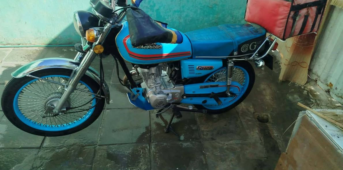 السلام عليكم دراجة أربعة كير وكيلها العارضي موديل 2022طالعة2023سنوية مداور شوكت ميعجبك سعرها مليون قفل ***********
