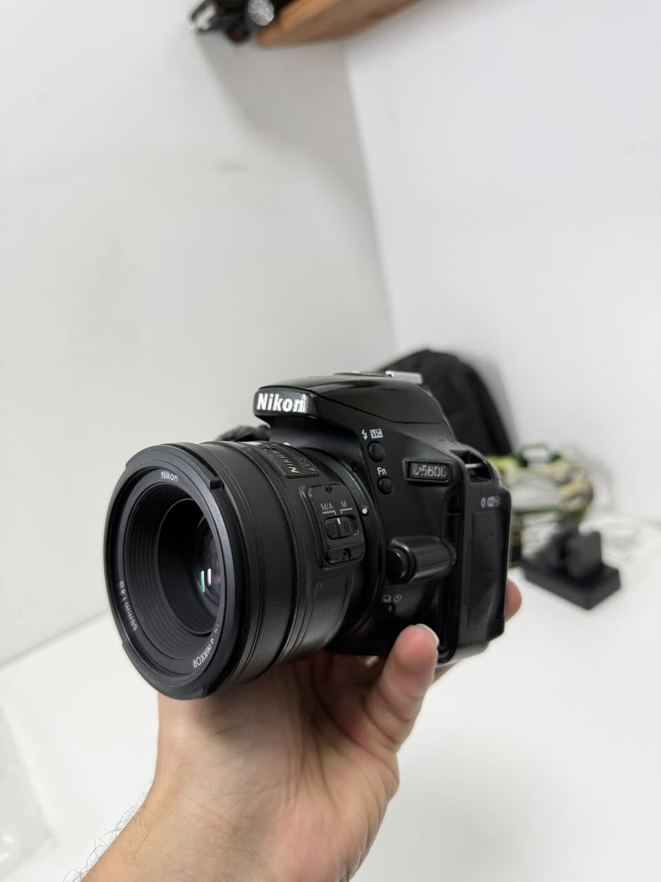 ⁨	🎬📸
إذا تريد كامرة قوية للتصوير والفيديو وبداية احترافية 🔥
Nikon D5600 ويا عدسة 50mm f/1.8 G صفقة مرتبة كلش ✨

🌟 مناسبة لـ:
• البورتريه 👤
• صناعة المحتوى 🎥
• تصوير يومي وسفر 🌅
• تصوير احترافي بعزل قوي 🔥

🔍 المواصفات:
▪️ كامرة Nikon D5600
▪️ سنسر APS-C بدقة 24.2MP
▪️ شاشة لمس متحركة 📱
▪️ واي فاي + بلوتوث
▪️ تصوير فيديو Full HD
▪️ ألوان حلوة وتفاصيل قوية
▪️ عدسة 50mm f/1.8 G بورترية
▪️ عزل احترافي وأداء ممتاز بالإضاءة الضعيفة ✨

🧼 النظافة: 80٪؜

📦 الملحقات:
✔️ جنطة
✔️ شاحنة
✔️ دبل بطارية 🔋
✔️ حزام نيكون
✔️ جلاتين عسكري لحماية الكامرة
🎁 رام 32GB هدية وياها

💰 السعر فقط: 525 ألف
🚚 توصيل مجاني لكل المحافظات

📩 للاستفسار أو الحجز مراسلة الصفحة

#Nikon #NikonD5600 #50mm18G #Photography #Portrait NikonCamera تصوير كامرات نيكون بورتريه صناعة_المحتوى⁩


**إذا كنت صاحب هذا الإعلان وتريد حذفه لأي سبب، رجاءا أرسل رسالة إلى الدعم الفني**