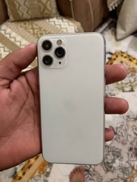 آيفون ١١ برو • شاشة مفطره • كاميرا بيها تراب