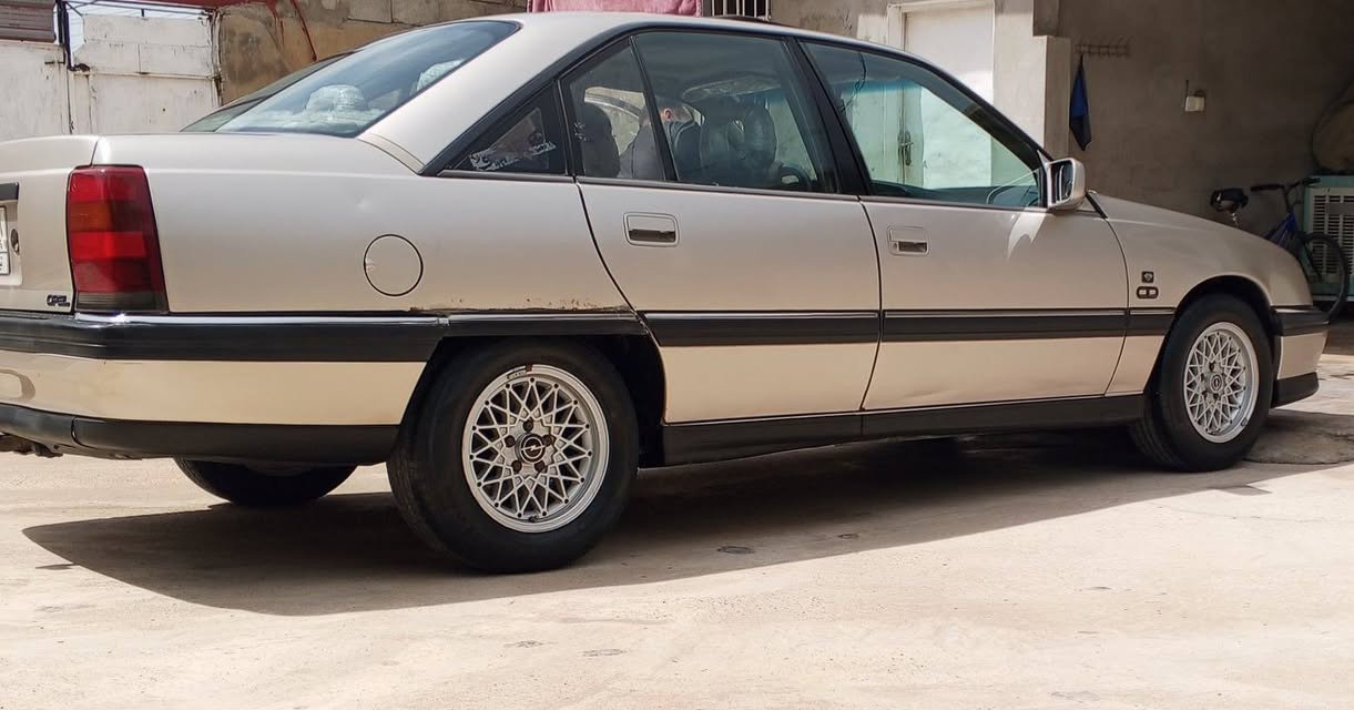 السلام عليكم  عندي اوبل اوميكا موديل 1992.رقم نينوى . الماني. محرك. 20  كير عادي سيارة  وضع شركه. صبغ شركه بدون ضربة بدون خياس صدر امامي وخلفي كلة ابلادي  4اطارات وباتري كلة جديد جامات كهربائي سلايت كهربائي كونترول قفل مركزي مرايات كهربائي سيارة جديدة ماتصرف  دينار مصرف جاهزة من كل نواحي  ( السعر 54)وبيها مجال قليل لل طيبين رجااً مو شراي اعبر منشور  مكان سيارة موصل ناحيه زمار    تفاصيل خابر الرقم 📞 *********** واتساب
