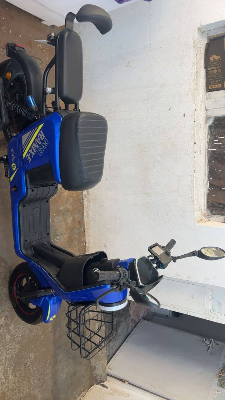 ماطور شحن للبيع بعده جديد نضافه ميه بل ميه السعر 600 الشراي يتصل ع هذا
الرقم ***********
