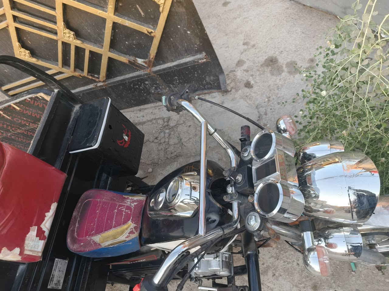 سلام عليكم جمره مديل 23شهر 6مكفوله كفاله عامه ستوته متروكه مامشتغلين بيهه ركبه شاصي مكينه مكفوله ضفيره وتاير ويل امامي جديدات مكاني بغداد سعر 1900
***********
