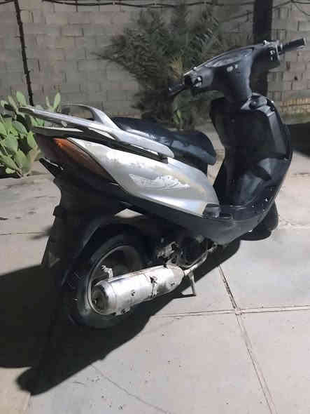 ‎سلام عليكم ماكس للبيع 
‎سرعتها 140 الدراجه مرتبه نقصها فقط الكفر الامامي 
‎سعره 10الاف دينار 
‎الدراجه طافيه ما اعرف شبيها جاي امشي بيها وطفت 
‎وتركتها سعرها 200 وبيها مجال حك الجيه 
‎المكان بغداد الحسينية للاتصال ***********
