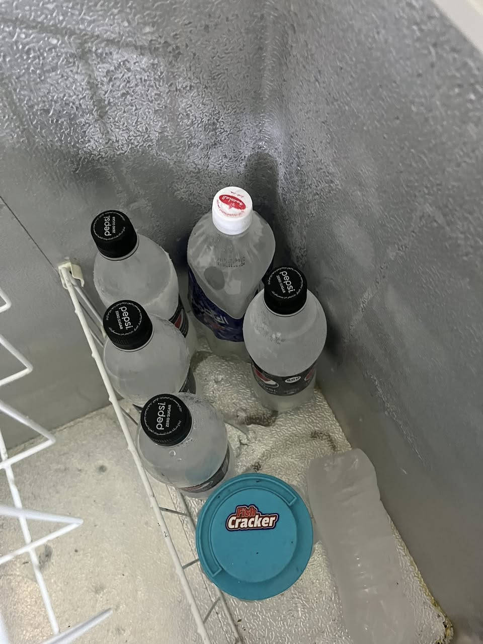 رمضان كريم. على الجميع. للبيع مبرده حجم اعتقد٥٠. نضيفه استعمال قليل  ومجمده  شغاله مداخله أي تصليح فقط بيه ظربه زغيره من  الشركه اثر التحميل مماثره ابد السعر ٣٥٠  الف  وبيهن مجال  مكان بغداد المعامل  للاستفسار ***********
