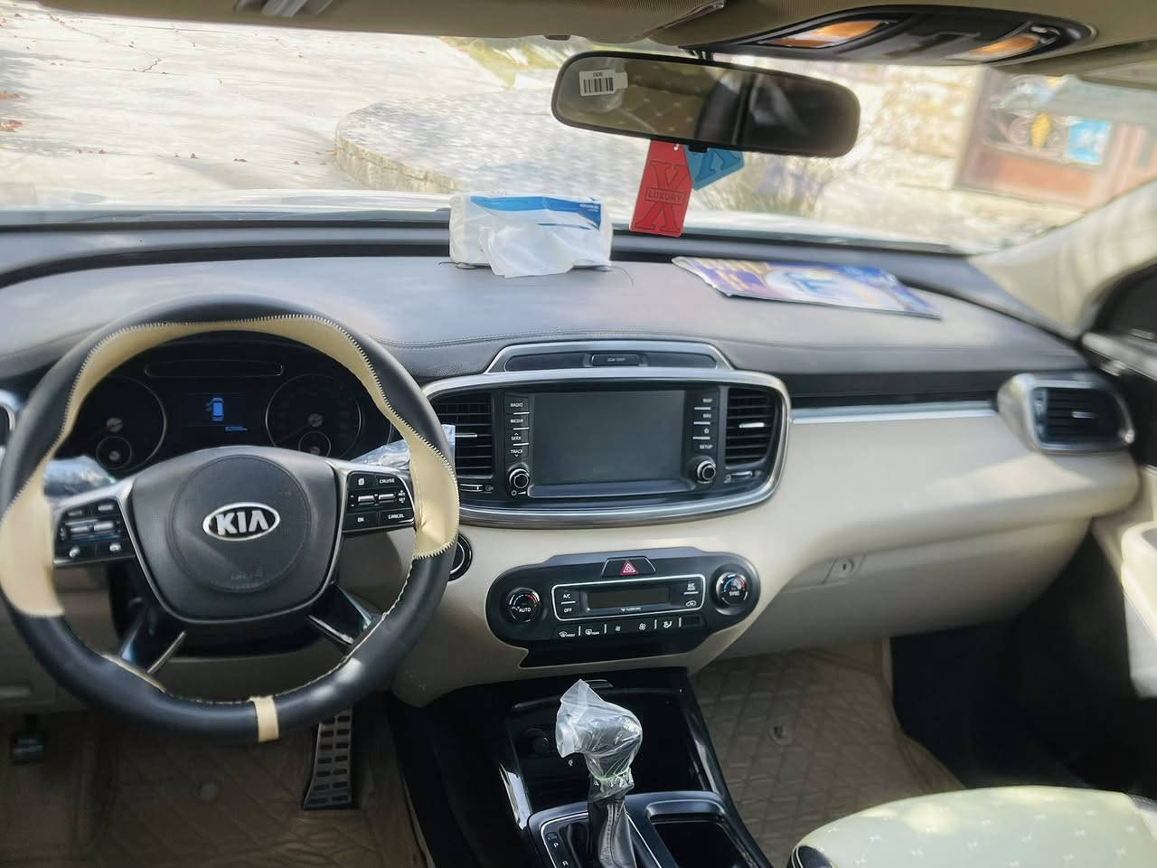 السلام عليكم
سورنتو 2020 كفاله عامه 

السونار مرفق بالمنشور 

رقم بغداد بسمي مداور ثاني يوم 

مكان السياره بابل 

فول مواصفات عدا البنراما 

ماشيه 63 

للاستفسار ***********
