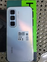 ايماراتيات • انفينيكس • تنزل البرامج