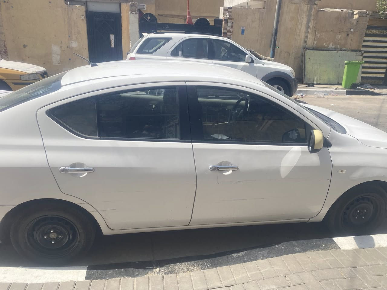 نيسان هندي مديل 19 رقم بصرة جديد بسمي سنويه تنتهي 2029 اتصال عل الرقم ***********بيه بأرد مكفول من الظربه اتصال وتدلل
