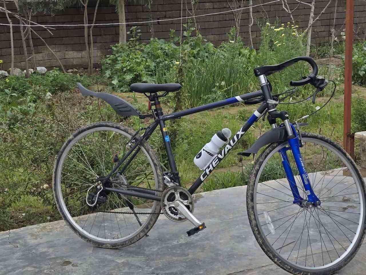 السلام عليكم ورحمة الله وبركاتة... 
بايسكل للبيع نوعية C700
 (اكثر شي مرغوب ومقاوم)
السكان كاربون فايبر ضد الزنجار او الصدأ
المقعد شركة معروفة ACTIVE ZONE 
السكان الامامي موجود بي دبل مثل ماموضح بل صورة
كل شي بي من الشركة الاصلي (ماعدا السكان) 
السعر 160وبي مجال للاستفسار *********** 
او *********** على وأتساب او مأسنجر
