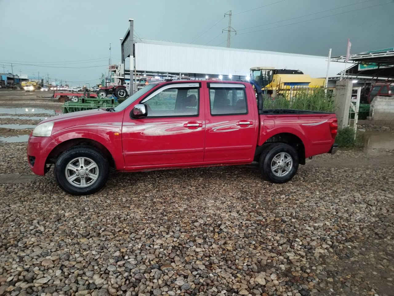 سلام عليكم كريت ويل موديل ١٥رقم واسط تحويل مباشر سنويه جديده كير ومحرك مكفولات تخم تاير كهربائيات كل شغاله سياره جاهزه احله من صور سياره كفاله بيه ملاحظات بسيطه مابيه نقص ابد شرط تحويل غرفه جديده مشروع وطني العنوان واسط الزبيديه الاستفسار على***********
