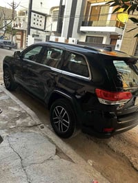 للبيع  جيب لارديو 2017 امريكي بدون حادث فقط بارد مثل ماموضح بالسونار ر...