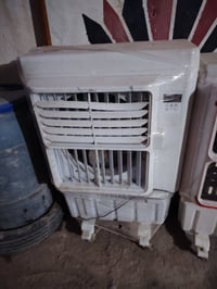 توجد لدينا جميع انواع المبردات بسعار مناسبه الاستفسار 07777720902