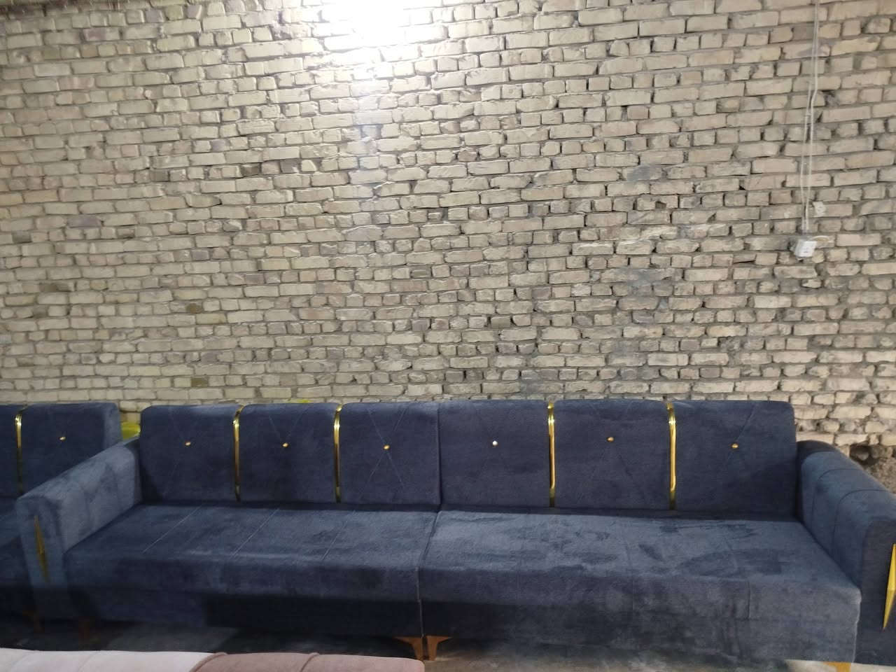 للبيع ديوان 20 نفر وموجود 10 نفر جديد شغل درجة اولى 
العنوان : بلدروز مقابيل مدرسة الثقافة مجاور انفنتي مول 
للاستفسار : ***********/***********
