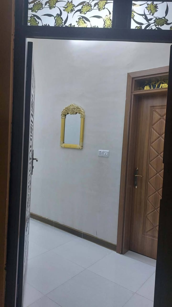 دار للبيع بناء حديث فول حي العسكري السيادين مقابل اسواق المرهون البيت بلديه للاستفسار اتصل /***********
