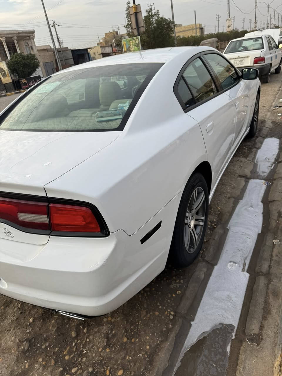 السلام عليكم جارجر موديل 2014 بغداد السياره داخله كلين بالعراق بيه تبديل بابين الصدر والخلفي اثر طخه وموجود الباب بالمنشور السياره جاهزه للاخير مال خبزه كبل للشارع الله شاهد تخم تاير صار 7 ايام باتري حداده امامي عربانه خلفيه جديده  السياره عد صاحب مصلحه واني مكلف بالنشر وهذا الرقم شعندك استفسار *********** واتساب السعر 175 وبيه مجال والسعر اذا ميعجبك شرفني بتعليق ياالله تحياتي للجميع
