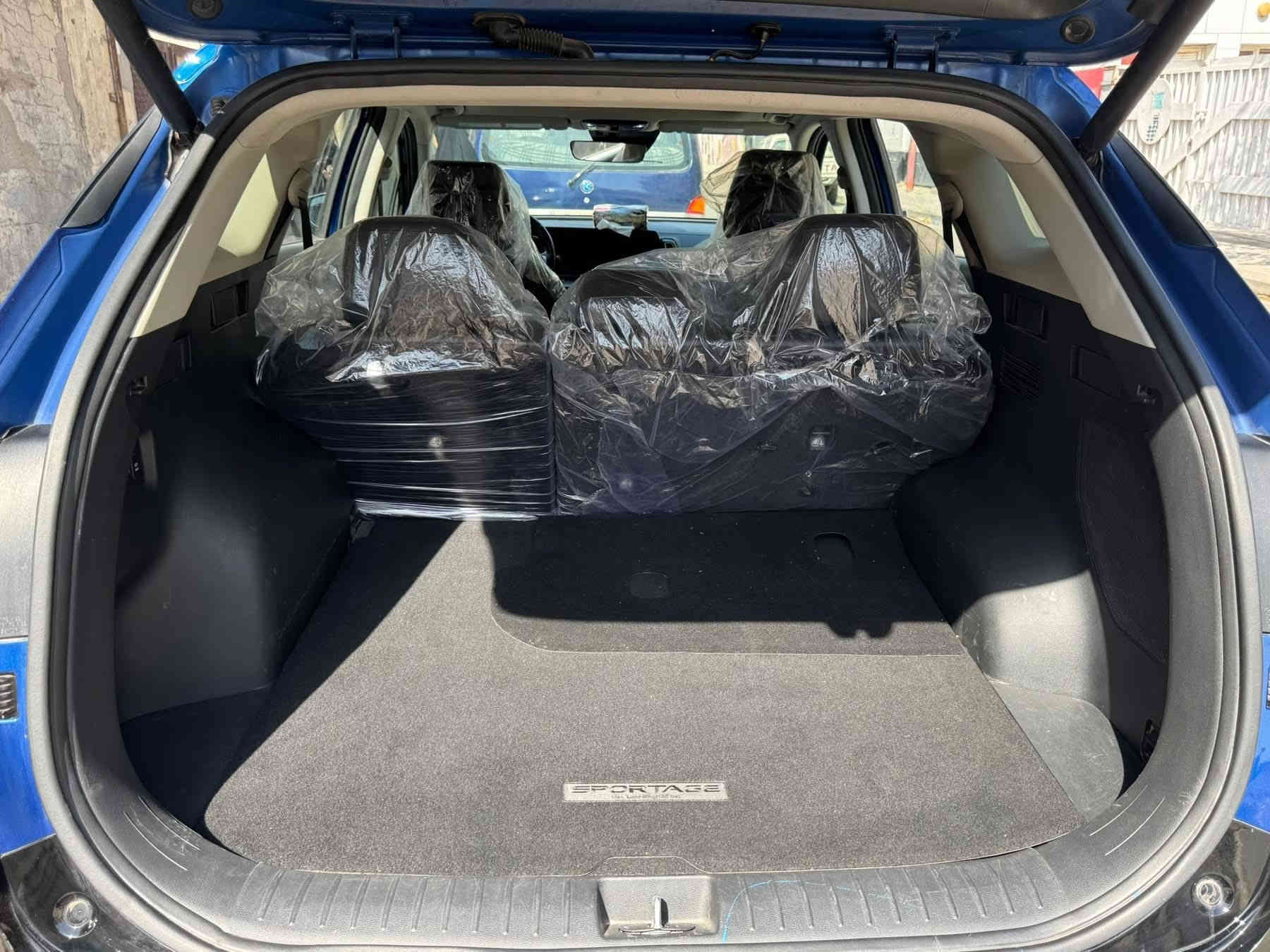 كيا سبورتاج موديل 2023  اعلى فئة sx  برستيج عشاق الفول مواصفات الحجم الكبير 

وارد امريكي حادث كلش خفيف 

 بدون اير باك  صور الحادث موجوده 

مواصفاتها :-السيارة ماشيه 25 ألف ميل

1. محرك 2500 

2. كير 8 نمر 

4. بانوراما

5. بصمة : تشغيل - ابواب - صندوك

6. صندوث كهرباء

7. شاشة كبيرة على طول  الدشبول تدعم  ابل كاربلاي واندرويد اوتو وفول تحكمات

8. كيجات الكترونية متغيرة حسب الوضعيات

9. انظمة القيادة : سبورت - سمارت - نورمال

10. كشنات كهرباء فول 

11. كراسي كهرباء فول تحكم مع كشن امامي متحرك عند النزول اوتماتيك

12. اضواء ترحيب عند الاقتراب مع ترحيب داخلي عند الصعود او المغادرة

13. شحن وايرليس

14. منافذ تايب سي عدد 3 مع 2 في الكشنات ومنفذ يو اس بي ومنفذ جداحة

15. هاند بريك بصمة

16. اوتو هولد

17. كاميرات 360 مع بالاشارات الجانبية مع وضعيات مختلفة للكاميرات

18. فول رادارات امامية وخلفية وجانبية . نقطة عمياء وحساسات امامية خلفية 

19. تحديد مسار ذكي

20. قيادة ألية ذكية

21. نقطة عمياء

22. كروز سرعة

23. تدفئة كشنات 

24. سستم صوت هارمن 

26. خزن كشن سائق ميموري وضعيتان

27. ويل كب حجم 19 وحساس اطار ،        

28. اشاير بالمري

29. تشغيل عن بعد

30. شاشة لمس متغيرة لتحكم الميديا او لتبريد

31. ستيرن فول تحكمات

32. السيارة 2 ويل يعني المرغوب بل سوك 

داخل اسود سعره245 و بيه مجال بسيط ومرقمه بغداد سياره جديدة كلش 

وصور الحادث موجودة راسلني واتس اي وتدلل 

      ***********hidden information]📞
