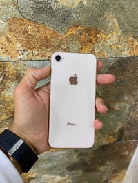 آيفون 8 • ذاكرة ٦٤ • بطارية ١٠٠