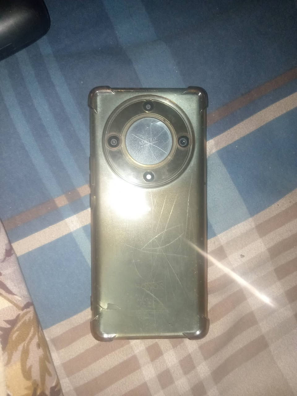 السلام عليكم مبايل Honor x9a g5 للبيع مثل ما موضع ب صور شاشه مضروبه ضربه خفيفه وصاير نقطه سوده ممأثر ع لمس ابد وخط خفيف حيل ب الانحناء مال شاشه هم ممبين والغلاف لخلفي مثل ما موضح شخوط وبيه فطر مدري كسر مو قوي ليجوه  ولجهاز ابد ممفتوح وفول سلاسه  ما وياه اي ملحقات وباقي تفاصيله ب صور اليريده يدخلي خاص وبخدمته مكاني بغداد بلديات


**إذا كنت صاحب هذا الإعلان وتريد حذفه لأي سبب، رجاءا أرسل رسالة إلى الدعم الفني**