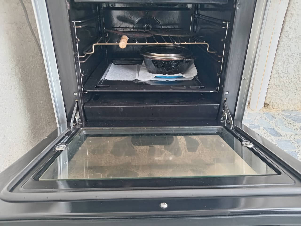 طباخ اربع عيون من شركة عشتار. مستخدم كلش نظيف السعر ١٧٠وبي مجال لتواصل على الرقم :***********
