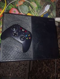 اكس بوكس ون • ٥٠٠جيجا • ٢ يدات