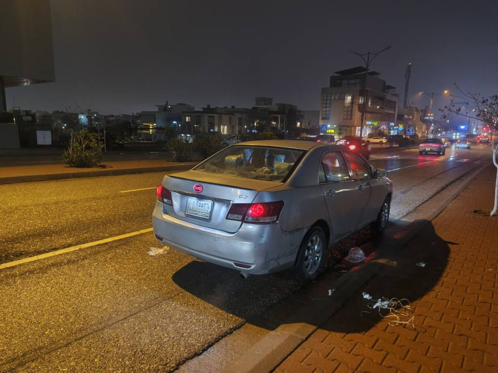 BYD 2013 G3 سەنەوی بلاستیکە تەبریت سارد و گەرم سڵایت چوار جام کارەبا شاشە ئایپات گێڕ عادی پشت و پێشی کەپسە و دەعمی نیە لایت و ئیشارەت و کارەبای مەزبوتە  مەکینە ی تۆزێ سەوتی مغەدەی تیایە و تەواو سعری خوار هەموو بازاڕ۲٨ معامەلە  لە سلێمانیمم
*********** السليمانية, العراق
