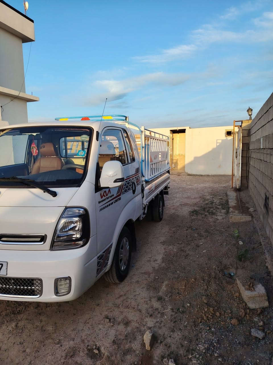 السلام عليكم
كيا حمل للبيع موديل 2022 رقم كركوك وسنويه لل 30 دولي 
محرك شركه ما مفتوح شرط بدوون تنقيص
سياره جاهزه 
 كامره وشاشه بلادي 
سعر145$
 وبي مجال يرهم مراوس بموديل اقل 
مو شراي لاتتصل رجاءن  
عنوان كركوك الحويجه 
*********** 
***********
