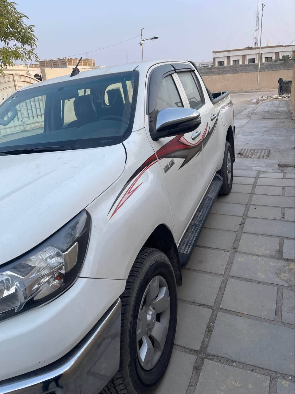 تيوتا هايلوكس بي كب 23 رقمها بصره محرك جديد كاز أوتوماتيك فور ويل السعر 330 وبيه مجال *********** البصرة, العراق
