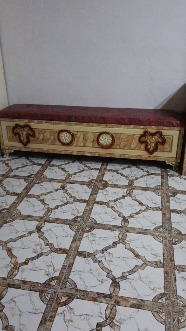 غرفه بيها نقص ميز مرايه وصومايه سعر ٣٥٠وبيها مجال ويريدها مفرد عادي #زديناويه


**إذا كنت صاحب هذا الإعلان وتريد حذفه لأي سبب، رجاءا أرسل رسالة إلى الدعم الفني**