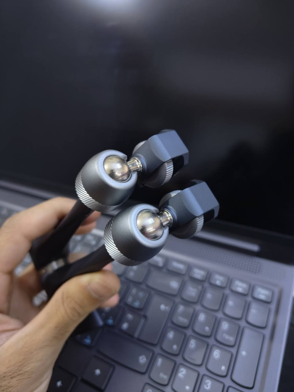 ماجك ارم للبيع
ماجك ارم من شركة smallrig قياس 11 انج النسخة العادية و النسخة الحديثة ضد الالتواء

تفاصيلهن موضحة بالصور السوده هي النسخة الاقدم اما الثانية يجي بيها قفل ضد الالتواء و كلش جديدة حتى العلبة و التغليف موجودات (ما احتاجها حالياً فدا ابيعها)

سعر الاولى40 الف و الثانية 60 الف

مكاني بغداد و توصيل موجود
هذا رقمي ***********
