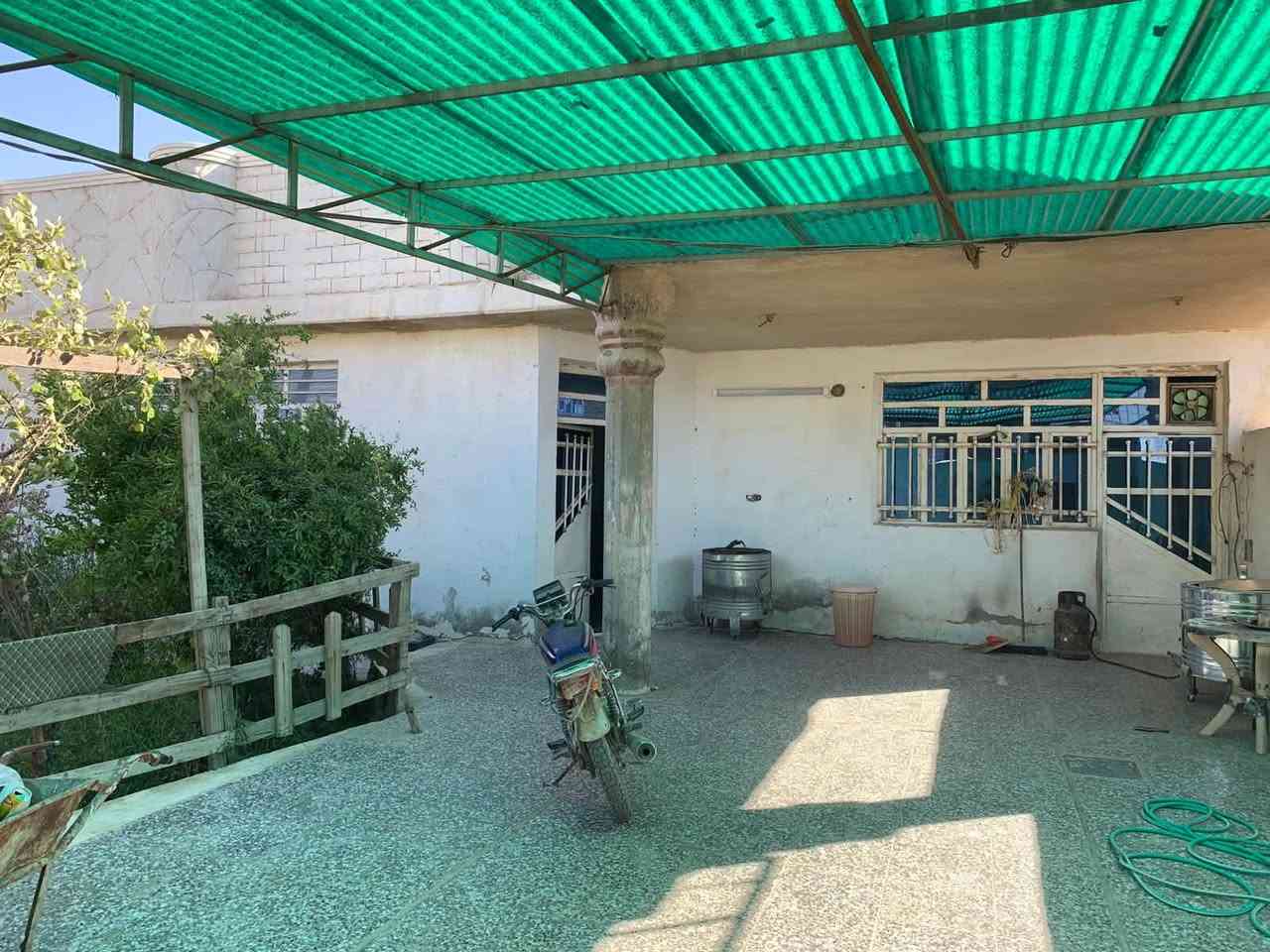 سلام عليكم
قطعه ارض مساحة (نص دونم ) 👈🏼
مع بيت  مساحة البناء 350 متر
عدد  6 غرف نوم
 صالة  
واستقبال جاهزة 
ومطبخ كامل مع ٤
صحيات جاهزة 
الخدمات / ماء _ كهرباء_ مجاري 

عقد على قرار 25 العنوان بوب الشام بستان بشار 

للاستفسار الاتصال على رقم صاحب البيت 

***********
متوفر واتساب 
ومتوفر خاص علما اني مكلف بنشر فقط 

السعر كلش مناسب وتريد تعرف تفاصيل راسل او اتصل على رقم صاحب البيت
