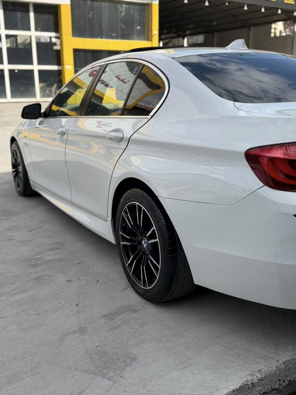 سلام عليكم اخوان عندي  BMW F10
للبيع و مراوس مؤديل ٢٠١١
سيارة بيها ٤ قطع سبخ رش بدون دواخل
وكالة شركة عروش زيرؤ مال اربيل
محر٥٣٠ نوزل قصير مرغوب  
محرك مامفتوع سيارة جديد بمعنى الكلمة 
صدر عداديه كل بشرط تبريد ثلج 
رقم سنوي كل جديد بسمي ع ٣٠
سحر ١٣٣ بيها مجال قليل💸
مكان اربيل🚘
*********** واتساب 📞
