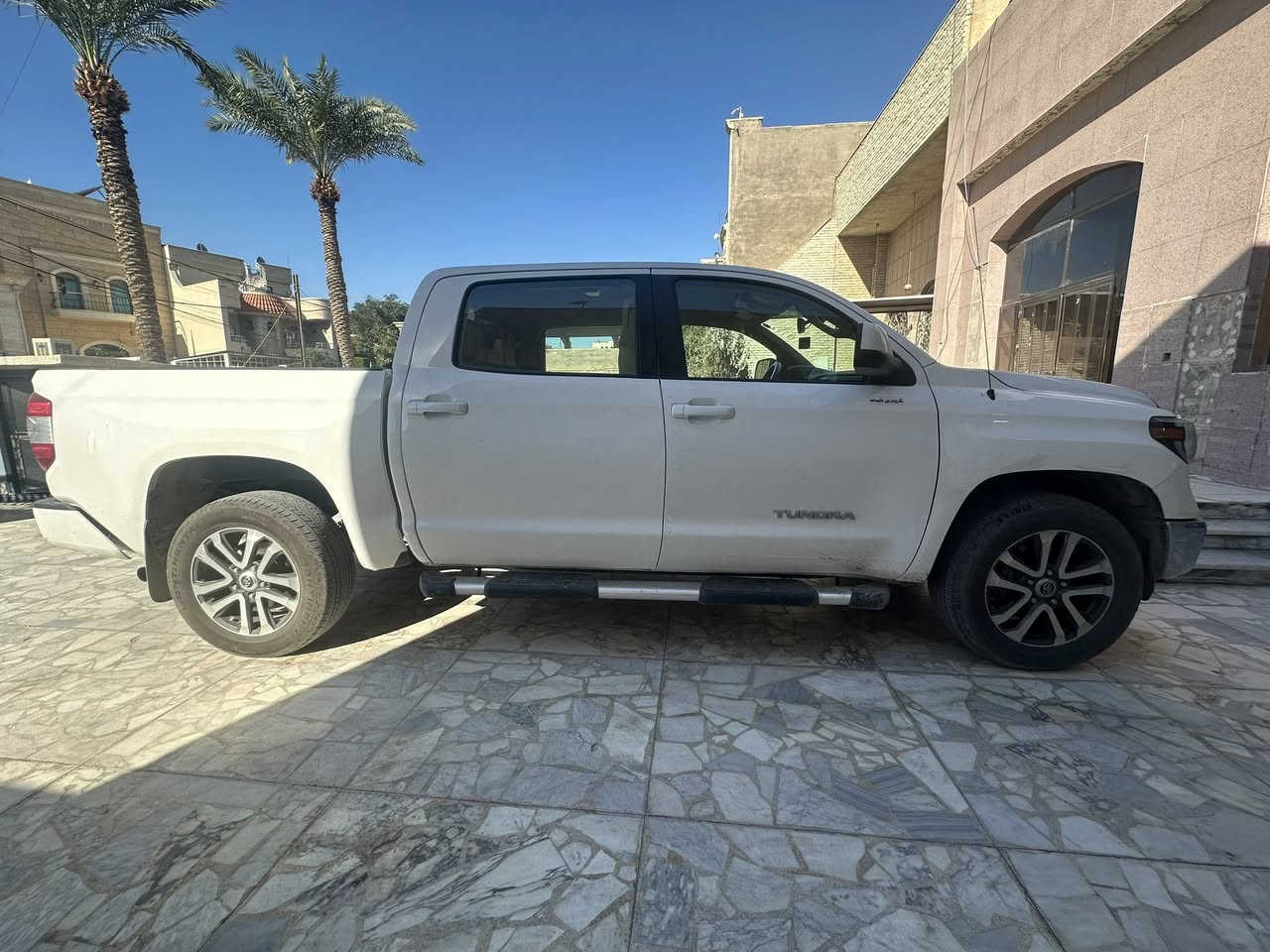سلام عليكم تاندرا 2021 مواصفات sr5 مكينه 5700. V8السعر النهاىي 290 للاستفسار ***********
