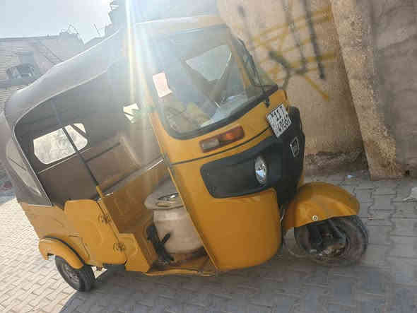 السلام عليكم تكتك موديل 2021 البيع نضيفه مكاني الشعله وهاذه رقمي *********** ولسعر7250 وبيه مجال
