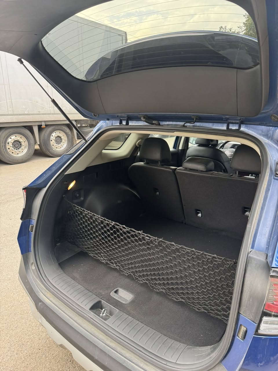 سبورتج 2023 لون جويتي
امريكي حادثه كما موضح بل صور المنشور حادثه وسوناره هم قطعتين بدون تبديل 
ماشيه 25 
فول موصفات  
مكينه 2500
مكان السياره بغداد جديده 
السعر 195$
اي ستفسار ***********
