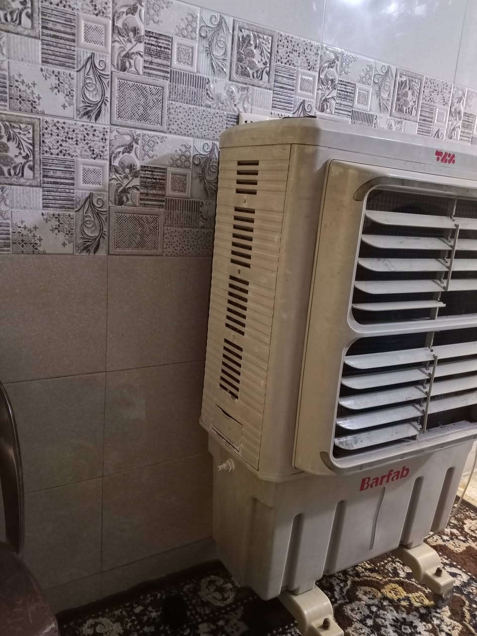 مبرده كنفيه نظيفه او شغله حجم وسط ناقصه بس واتر بام سعره ١٠٠ وبيه مجالل مكاني بغداد الشعب رقمي ***********

