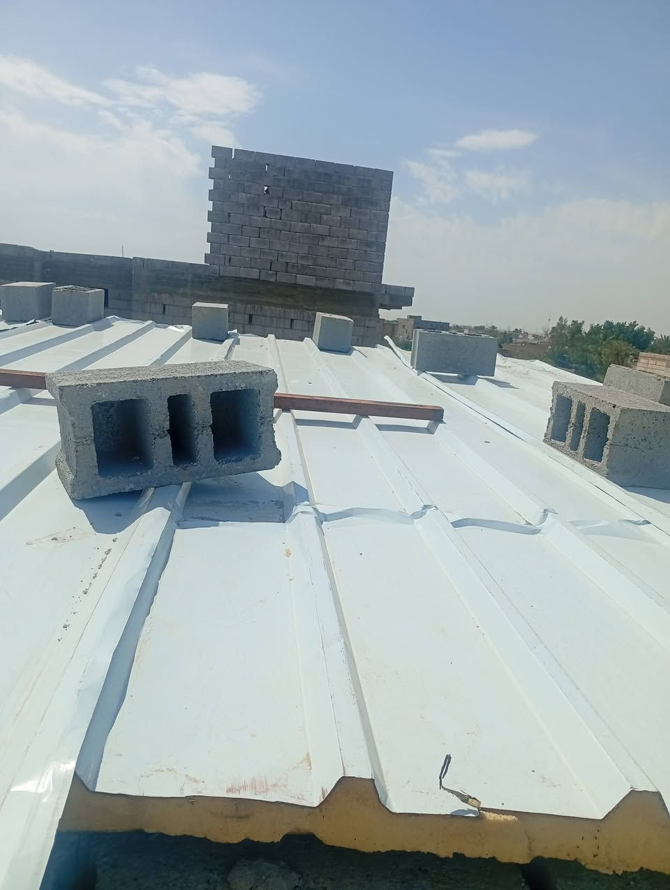 سلام عليكم سندويج مستعمل للبيع 65 متر مكاني البصرة الهارثه سعر المتر 6 قفل وهذا رقمي ***********
