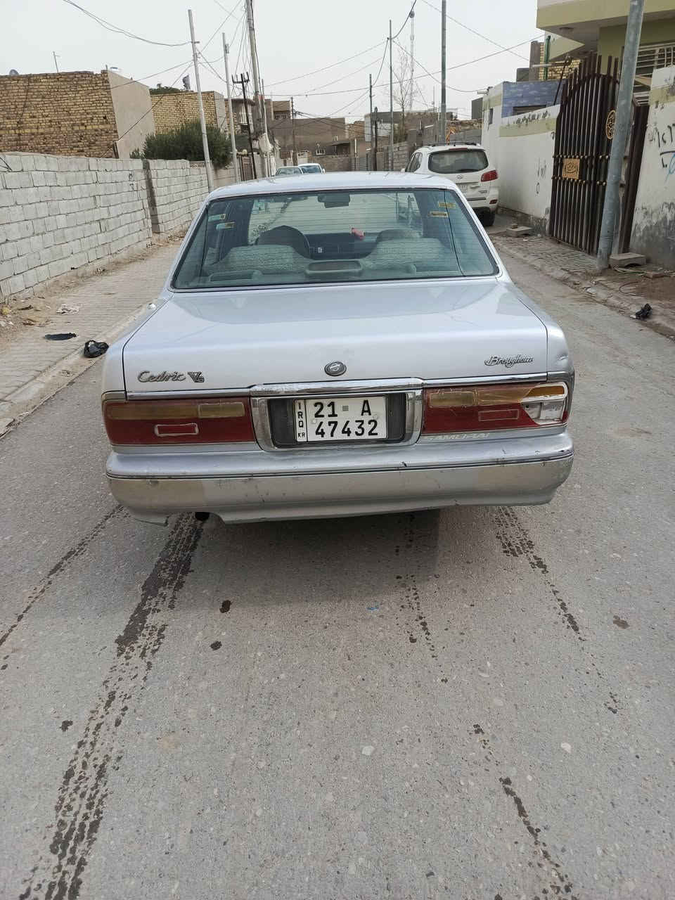 السلام عليكم سياره نيسان سيدرك للبيع موديل 2001 رقم سليمانيه انكليزي عندي وكاله مداور السياره مصبوغة عام للجماليه بدون ضرر مكفولة من الضربه كلها شغاله سنتر لوك تبريد شغال تخم تاير جديد كهربائياته كلها شغاله حداديه 80ب100 رايده ب45 وبيها مجال بصيط مكانها ديوانيه ***********
