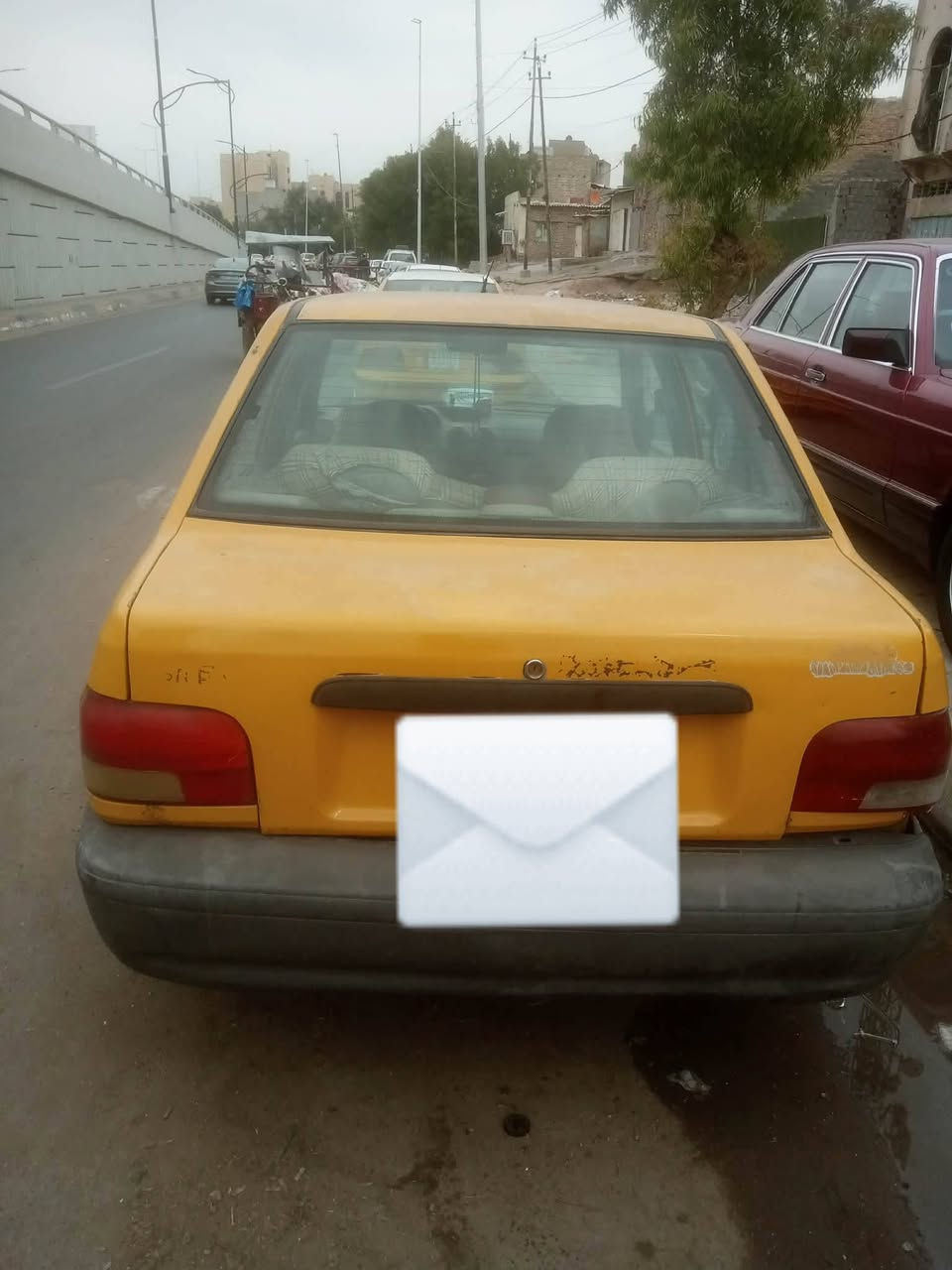 السلام عليكم
سايبه للبيع موديل١٢
رقم احمر 
محرك كير مكفولات 
صاحبه السيارة ماندله 
ابيع كوم حديد
المكان بغداد شيخ معروف 
السعر ٨اوراق 
للاستفسار علا هاذالرقم ***********
