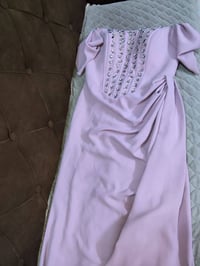 لون وردي • قياس ٤٠ • بي مجال