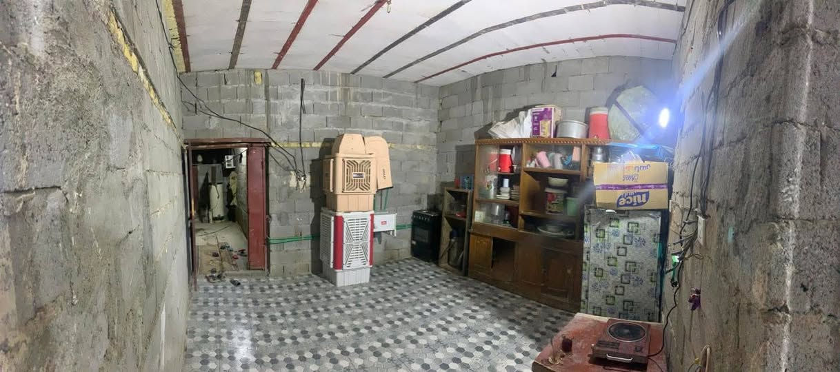 بيت تجاوز للبيع
العنوان : السماوة منطقة ال مجيبل مقابيل محطة غاز ال سماعيل قرب المعارض. 

مساحة ٢٠٠ عگادة فرمستون سطح صبه شيش يتكون البيت من غرفتين مساحة الغرفة ٤*٥ حمام ودرج داخلي مطبخ ٤*٤ 
مضيف ٤*٨ هيكل فقط. 
صاله ٤*٨ 
صحيات خارجية كونكريت بيت جاهز من كهرباء سيراميك 
وبيه محل ٣*٧ عگاده. 
البيت عوزه ملاحظات  بسيطة. 

للاستفسار الاتصال فقط على الارقام الاتيه : 
***********
***********
