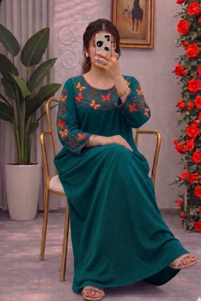 جمال الموديل ولا غلطة 😍
گلابية نسائي موديل فرعوني 
خامة كشمير كابوي شغل تطريز وستراس 
قياسات L-2xl
متوفره ب٦ الوان 
السعر 13 الف قطعتين ٢٥


**إذا كنت صاحب هذا الإعلان وتريد حذفه لأي سبب، رجاءا أرسل رسالة إلى الدعم الفني**