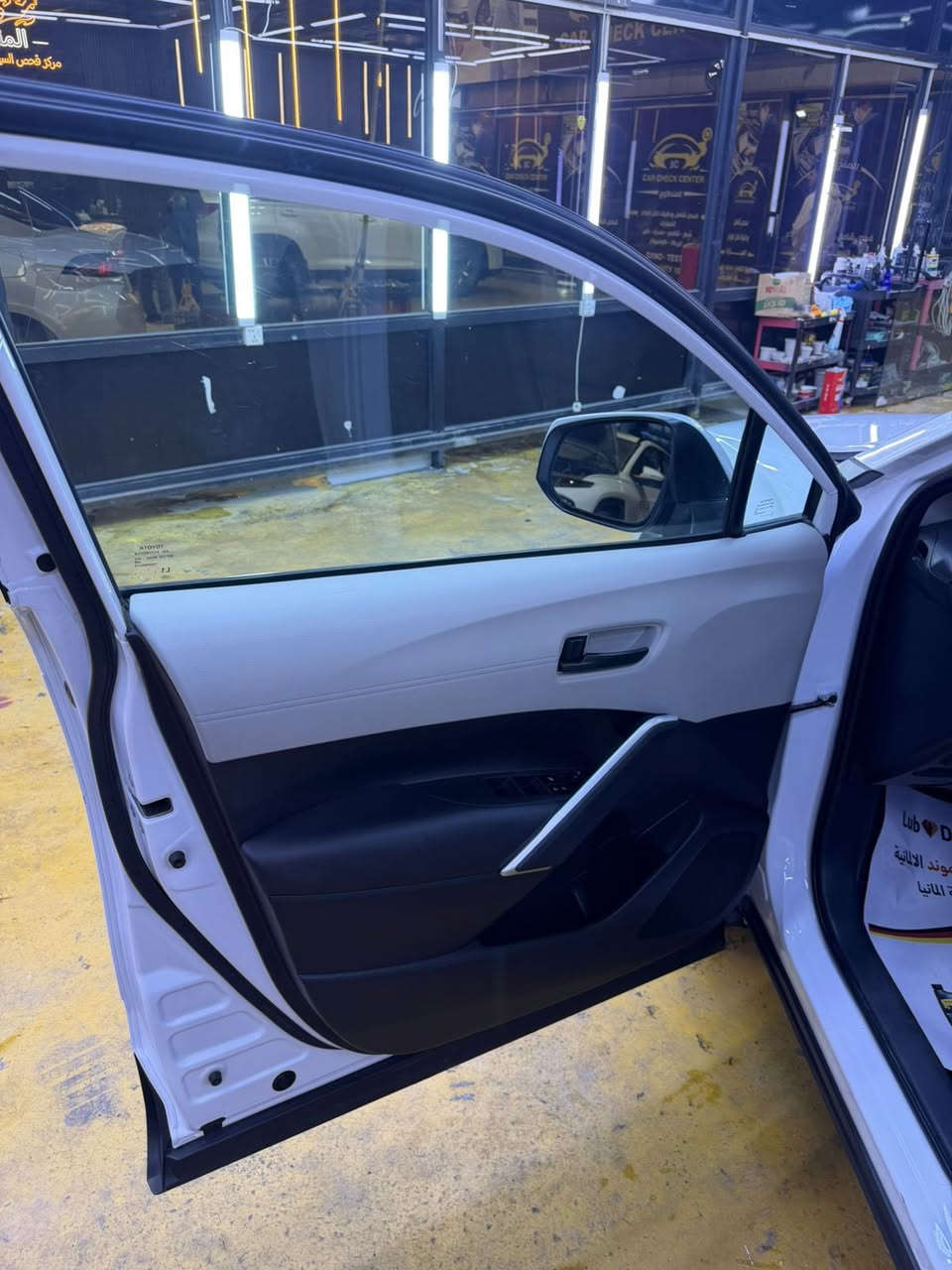 سلام عليكم كورلا كروس. ٢٠٢٢ وارد امريكي بانزين فقط مكينة الفين حادث السيارة جدا خفيف بابين عكس سايق خلفي مبدل بلادي نفس اللون والثاني نصه مصبوغ بدون دواخل بدون ايرباك السيارة فول مواصفات فتحة كشنات تدفئة ستيرن تدفئة رادارت جانبية امامي خلفي كروس سرعة مواصفات فول السيارة جاهزة وبدون اي نقص

ماشية. ١٨ الف ميل حقيقي

السعر. ١٧٥. وبيه مجال

***********
