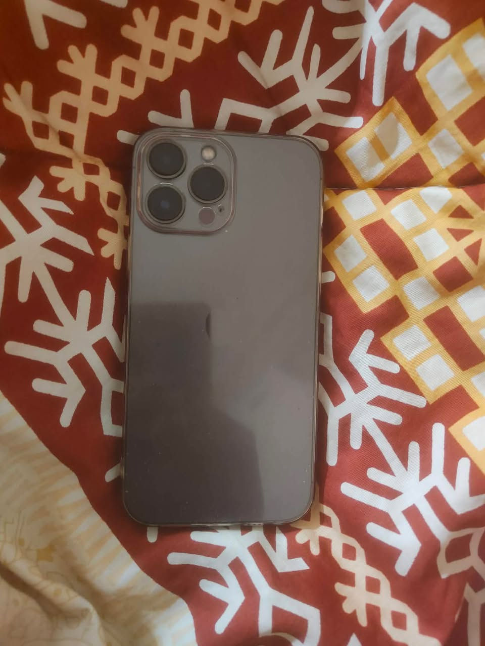 ايفون 13 برو ماكس جهاز ممفتوح مايعبر هوه ضد الماي بطاريه 96 ذاكره 128 الجهاز مثل مموضح كدام العين الجهاز شركه محدث اخر تحديث وجلخ واحد مابي السعر 650 وبي مجال بسيط لطيبين خاص موجود الرقم ***********
