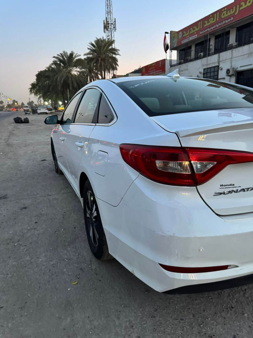 سلام عليكم 
سونتا 2017 للبيع وارد امريكي 
حادثة بنيد فقط بدون دواخل مكفولة قطعة وحدة فقط بس البنيد مبدل شركة اصلي ابو القيطان 
سيارة بيه تكشير بلقمارة وبية بلصندوق قليل 
سيارة بحالة جيدا جدا عضمتة صدرة كيرة مكينته فول 
مكينته 2400 جي دي اي بدون قطرة دوانز 
سيارة جاهزة ترايك وين ميعجبك 
السعر 118 وبية مجال قليل 
مكانة بغداد حي اور 
رقم الهاتف *********** بغداد, العراق
