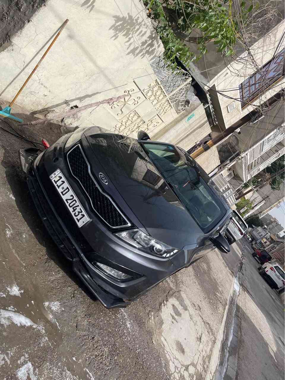 السلام عليكم كيا اوبتما بسمي. رقم بغداد  موديل 2011انكليزي. سياره فول. موصفات 1/1 تبريد ثلج  بيها موصفات هواي. هواي. 
مكان السياره كراده داخل. قرب. مجمع الليث سياره فول. رقم الهاتف. *********** 
اذا اكو مراوس. هم تمام وتساب. موجود. ❤️🫶🏻 بغداد, العراق

